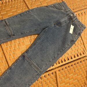 NWT medium Wash Straight Leg Jeans knee slits